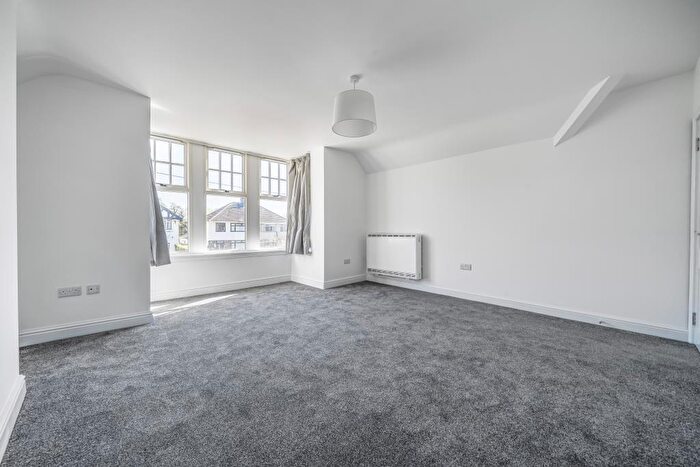 2 Bedroom Flat To Rent In Kennington, Oxford, OX1