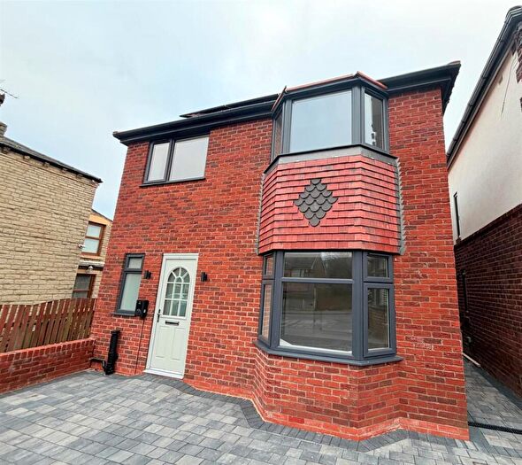 4 Bedroom Detached House For Sale In Huddersfield Road, Stalybridge, SK15