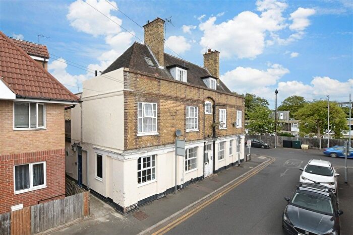 2 Bedroom Flat For Sale In Sydney Road, Sutton, Surrey, SM1