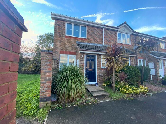 2 Bedroom End Of Terrace House To Rent In Sampan Close, Warsash, Southampton, SO31