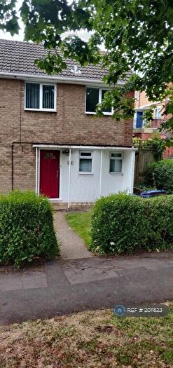 2 Bedroom End Of Terrace House To Rent In St. Stephens Road, Barnet, EN5