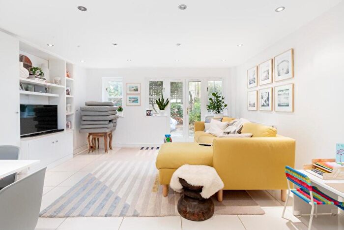 4 Bedroom Town House To Rent In Fleet Road, South End Green, NW3