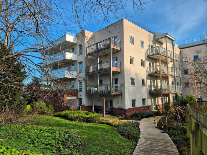 2 Bedroom Flat For Sale In Singer Court, Manor Crescent, Paignton, TQ3