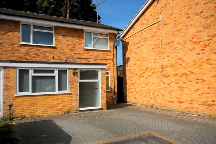 3 Bedroom Semi-Detached House To Rent In Holland Gardens, Fleet, GU51