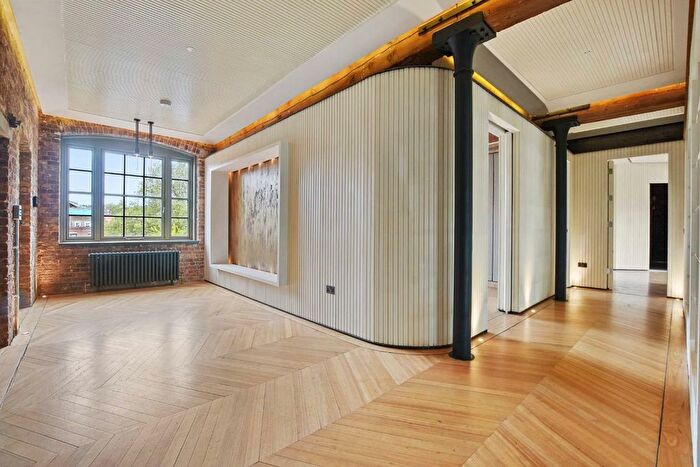 3 Bedroom Flat To Rent In Belmont Street, London, NW1