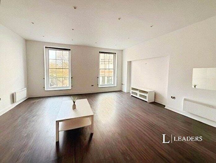 Flat To Rent In North Street, Brighton, East Sussex, BN1