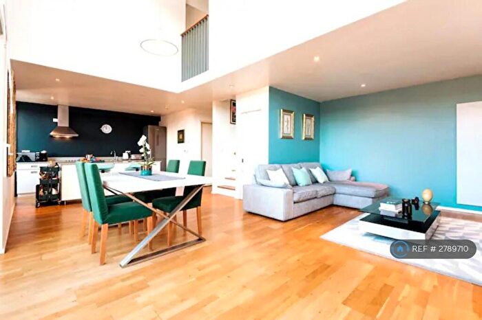 2 Bedroom Penthouse To Rent In Stepney City Apartments, London, E1