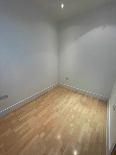 1 Bedroom Flat To Rent In Norbury Avenue, Thornton Heath, CR7