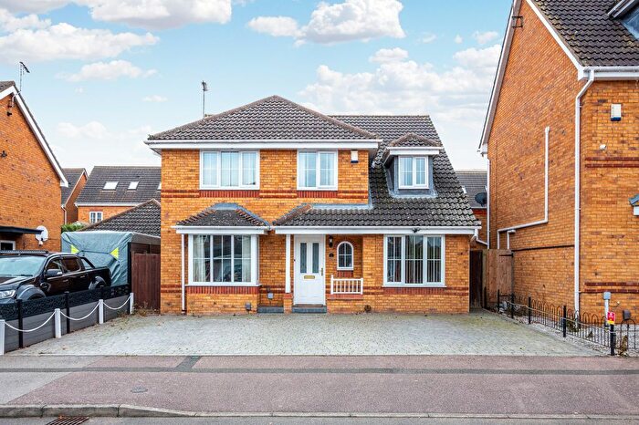 5 Bedroom Detached House For Sale In Aintree Drive, Rushden, NN10