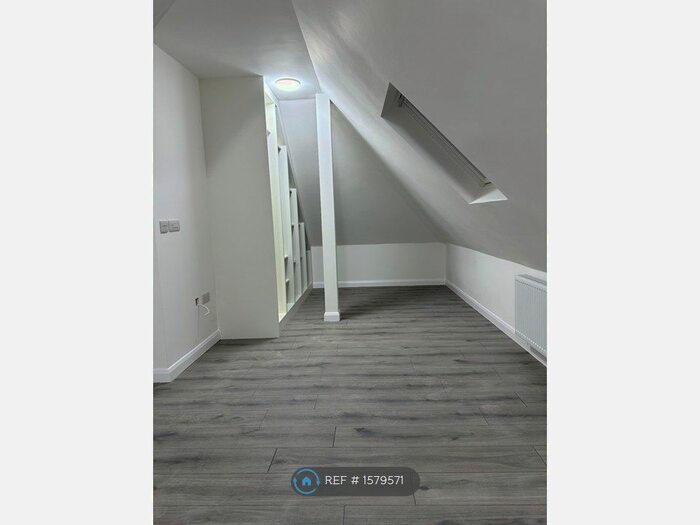 Studio To Rent In Marlborough Road, Hayes, UB10
