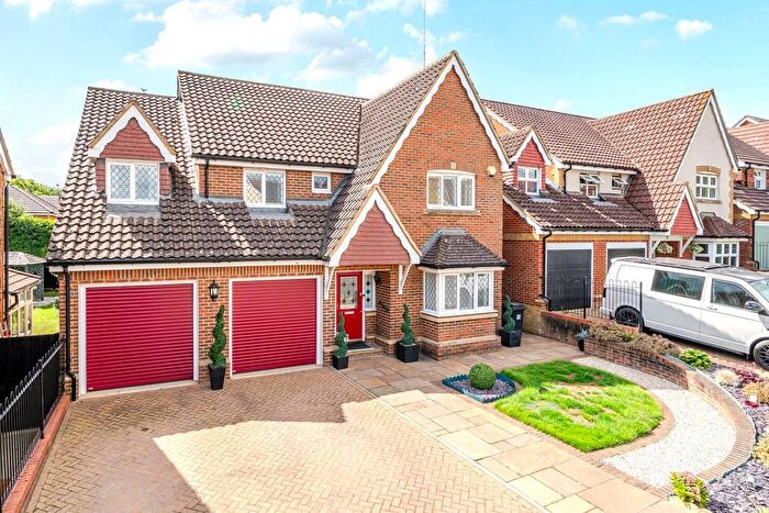 5 Bedroom Detached House For Sale In Strathcona Gardens, Knaphill, Woking, GU21