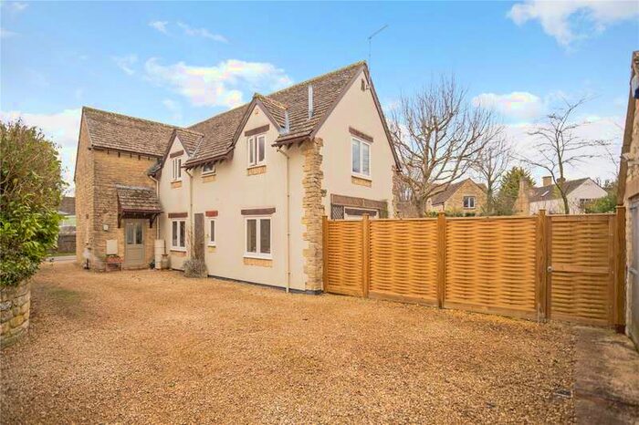 4 Bedroom Detached House For Sale In Wheatsheaf Lane, Oaksey, Malmesbury, Wiltshire, SN16
