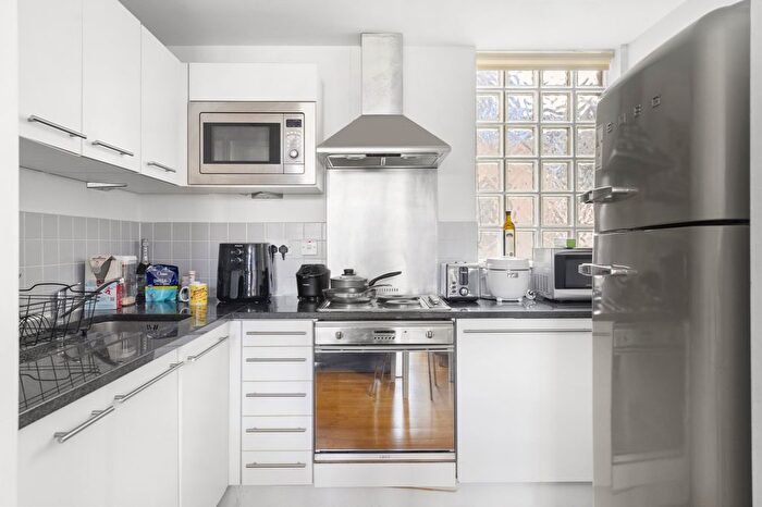 2 Bedroom Flat To Rent In St. Clements House, Leyden Street, E1