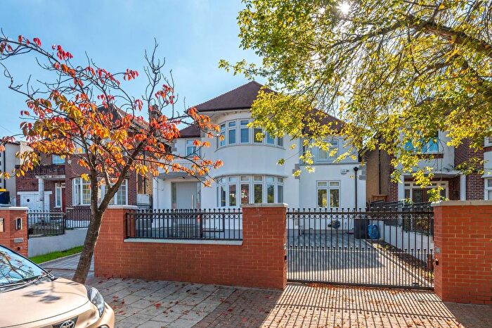 5 Bedroom Detached House For Sale In Rowdon Avenue, Willesden, London, NW10