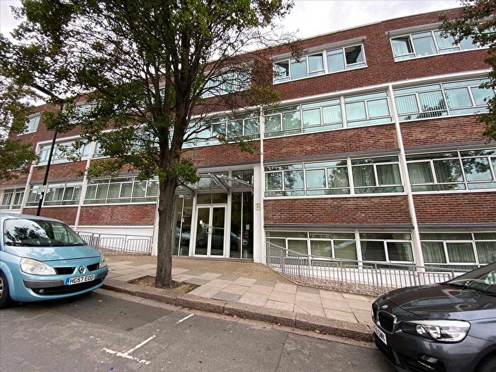 2 Bedroom Flat To Rent In Mercury House, Heathcroft, Ealing, W5