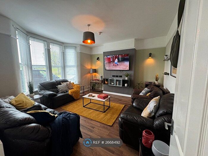 7 Bedroom Terraced House To Rent In Grant Avenue, Liverpool, L15