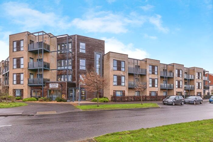2 Bedroom Flat For Sale In Darnel Road, Waterlooville, Hampshire, PO7