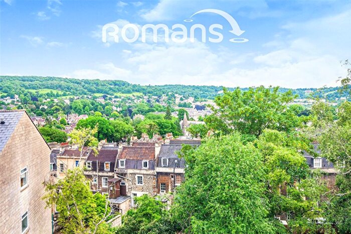 4 Bedroom Terraced House To Rent In Alpine Gardens, Bath, BA1