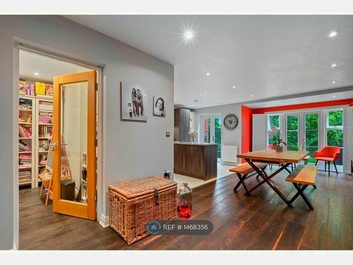 3 Bedroom Semi-Detached House To Rent In Willis Grove, Balls Park, Hertford, SG13