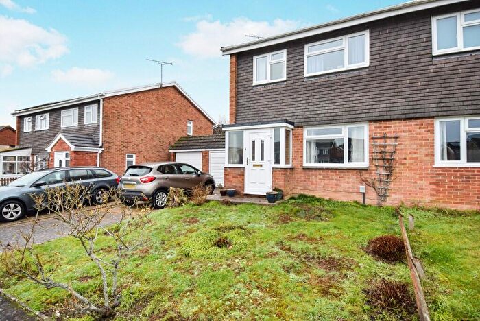 3 Bedroom Semi Detached House For Sale In Burwood Close, Amesbury, SP4