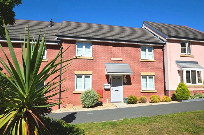 3 Bedroom Terraced House For Sale In Captains Parade, East Cowes, PO32