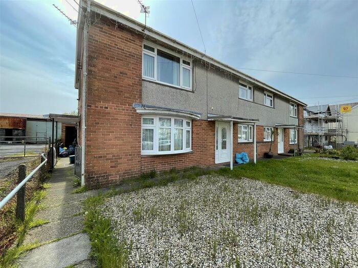 2 Bedroom Flat To Rent In Gorsddu Terrace, Penygroes, Llanelli, SA14