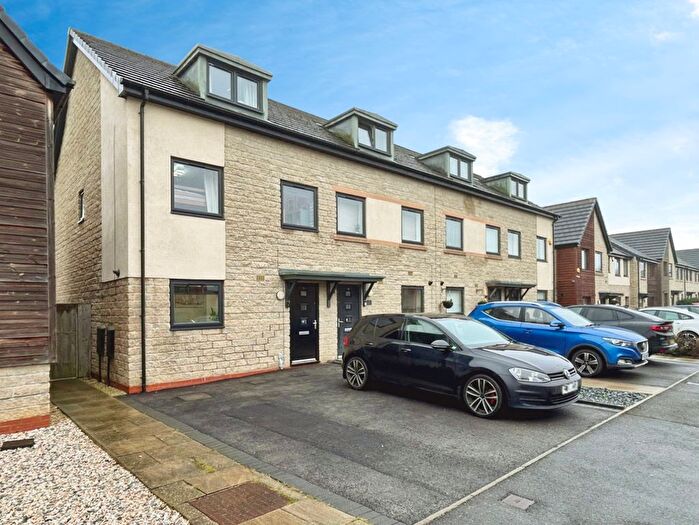 3 Bedroom End Terrace House For Sale In Oak Road, Thurnscoe, Rotherham, S63