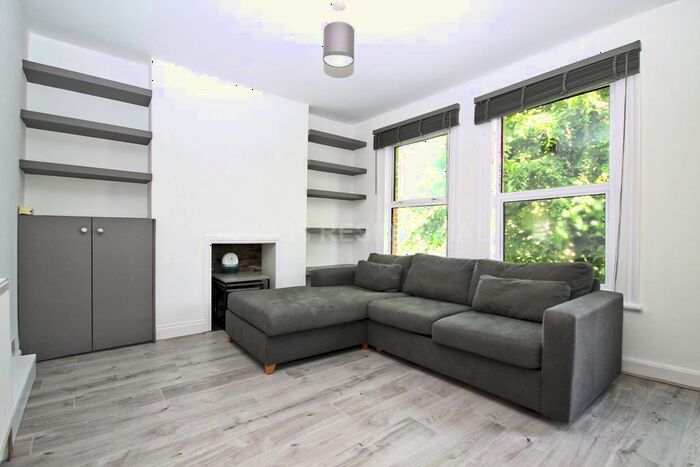 2 Bedroom Flat To Rent In Burlington Road, New Malden, KT3