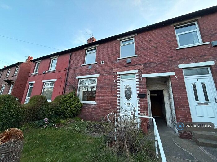 3 Bedroom Terraced House To Rent In Penistone Road, Huddersfield, HD5