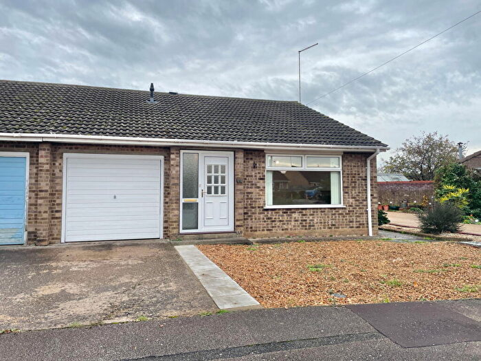 2 Bedroom Semi-Detached Bungalow For Sale In Cotswold Close, March, PE15