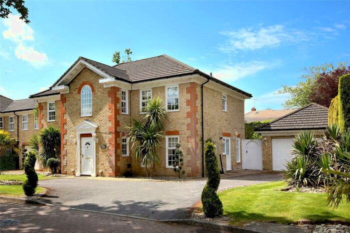 4 Bedroom Detached House For Sale In Elmwood Park, Gerrards Cross, SL9