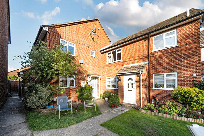 2 Bedroom Maisonette For Sale In Tower Road, Bexleyheath, DA7