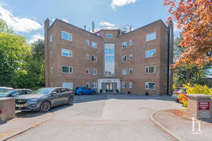 2 Bedroom Flat For Sale In Telegraph Road, Heswall, CH60