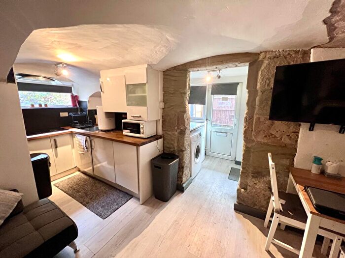 2 Bedroom Flat To Rent In High Street, Castle Donington, Derby, DE74