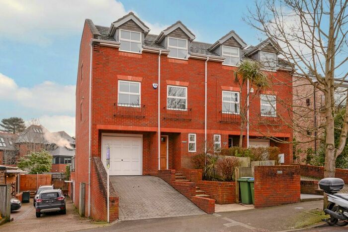 3 Bedroom Town House To Rent In Albany Crescent, Claygate, KT10