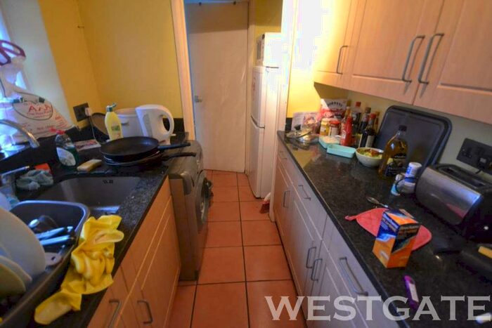 3 Bedroom Terraced House To Rent In Cardigan Road, Reading, RG1