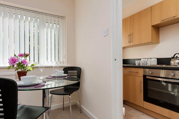2 Bedroom Flat For Sale In Holland Road, Manchester, M8