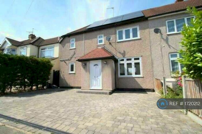 3 Bedroom Semi-Detached House To Rent In Heaton Avenue, Romford, RM3