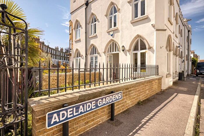 3 Bedroom End Of Terrace House For Sale In Adelaide Gardens, Ramsgate, Kent, CT11