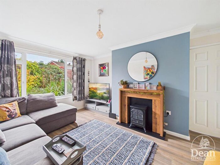 2 Bedroom Detached Bungalow For Sale In Oakhill Road, Mitcheldean, GL17