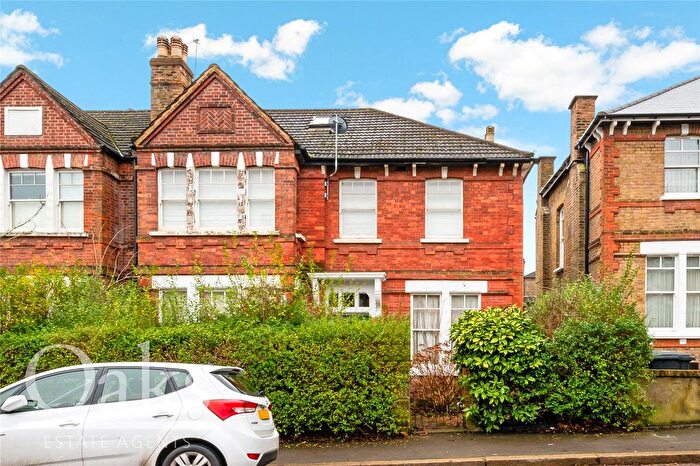 2 Bedroom Flat To Rent In Lanercost Road, London, SW2