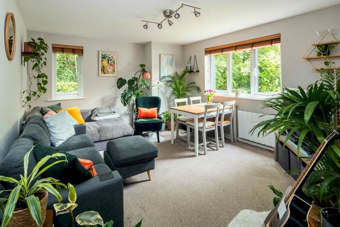 2 Bedroom Flat To Rent In Beacon Gate, London, SE14