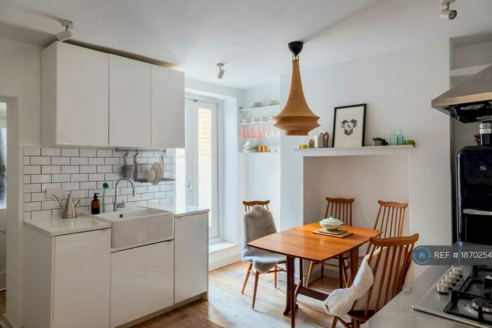 1 Bedroom Maisonette To Rent In Brookfield Road, London, E9
