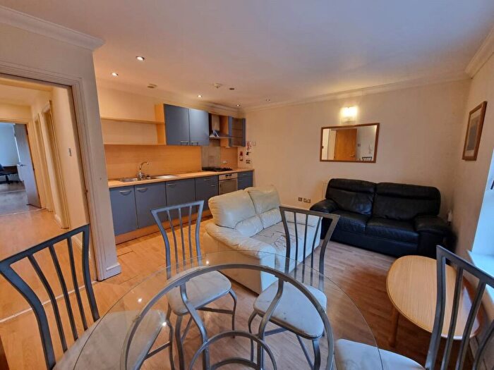 2 Bedroom Flat To Rent In The Parade, Roath, Cardiff, CF24
