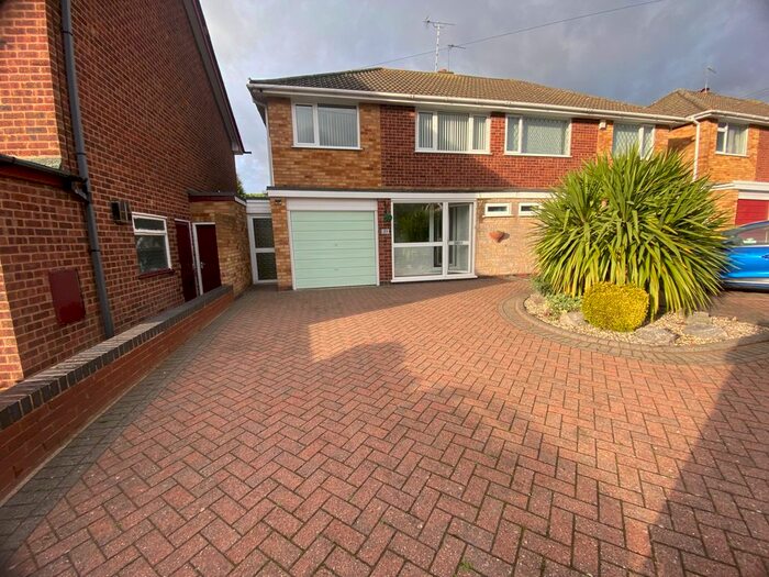 3 Bedroom Property To Rent In Bridlewood, Streetly, Sutton Coldfield, B74