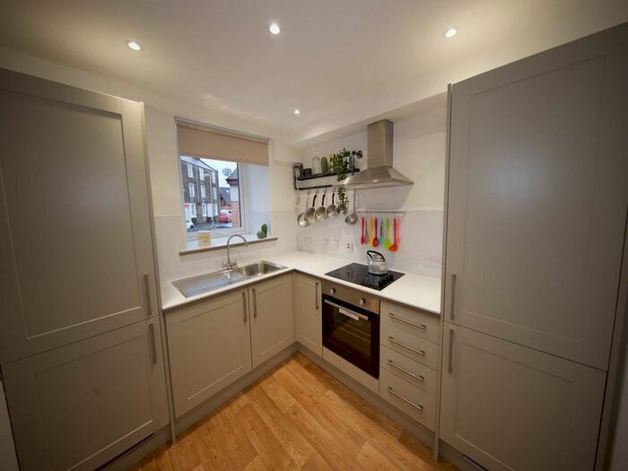 2 Bedroom Flat To Rent In Mid Road, Dundee, DD3