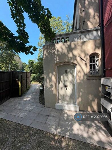3 Bedroom Flat To Rent In London Road, London, SE23