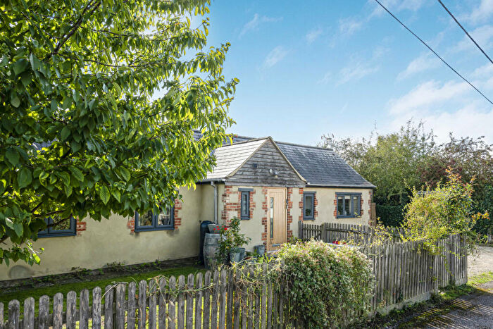 4 Bedroom Detached Bungalow For Sale In Lower Whitley Road, Filchampstead, OX2