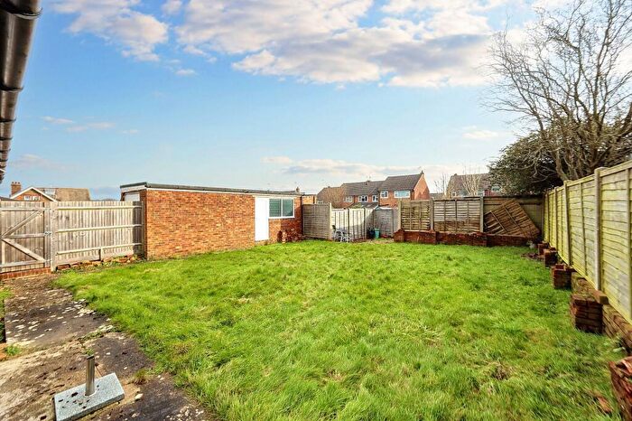 3 Bedroom Chalet For Sale In Junction Road, Burgess Hill, RH15