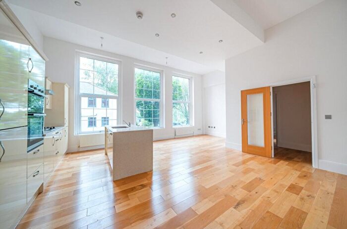 2 Bedroom Flat To Rent In Gander Lane, Tewkesbury, GL20